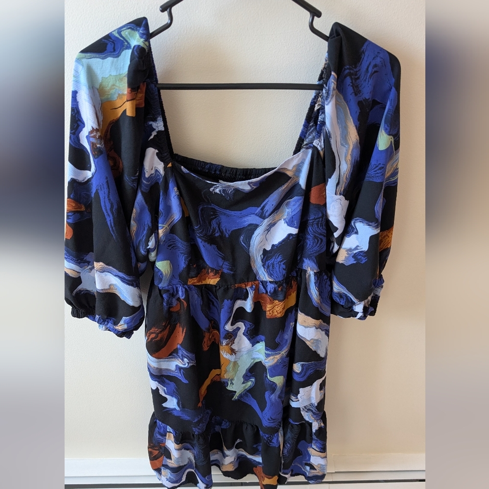 Nine West abstract long sleeve flowy dress. Size XL